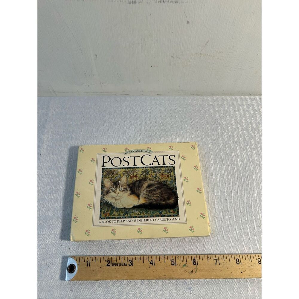 Lesley Anne Ivory 1989 Cat postcards and‎ book 13 cards